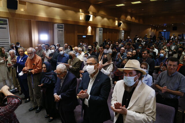 تصاویر | نشان یونسکو به عبدالمجید ارفعی اهدا شد