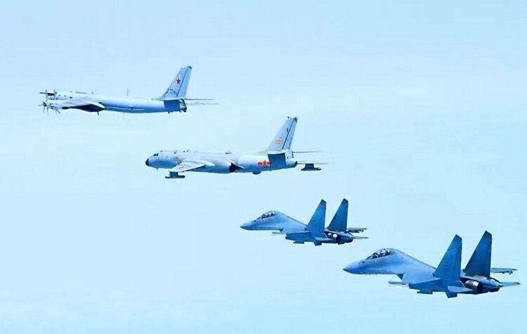 حضور غافلگیرکننده یک جنگنده در گشت هوایی مشترک چین و روسیه | توضیح درباره قابلیت‌های J-16