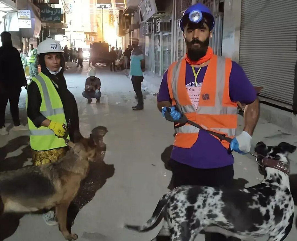 عدنان مطوری و همسرش