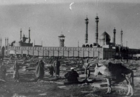 خ تصويری از محدوده حرم كه در آرشيو فوشيا هارت شرقشناس دانشگاه آكسفورد موجود است.