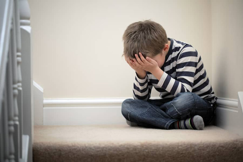 ۶ جمله که کودک عصبانی‌تان را آرام می‌کند