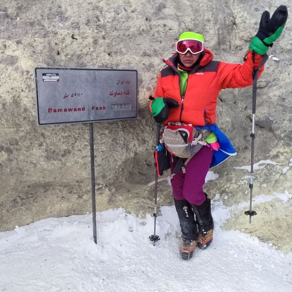 مادربزرگی که ۲۱ بار دماوند را بغل کرد | فاتح ۶۳ساله 4 قله معروف دنیا 