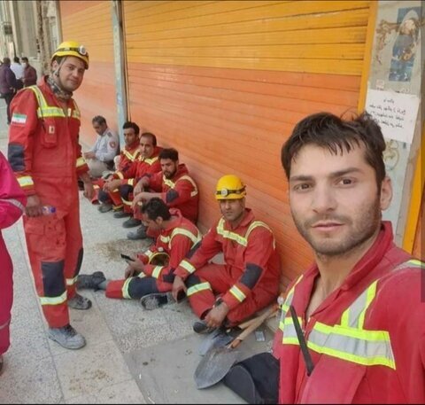 روایت قهرمان‌ جهان از کمک‌رسانی در متروپل| نمونه این حادثه را در کشور نداشتیم| من آتش‌نشانم