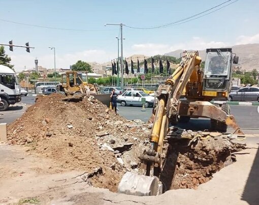 تصاویر | فرونشست زمین در کرج | ساختمانهای اطراف تخلیه شد