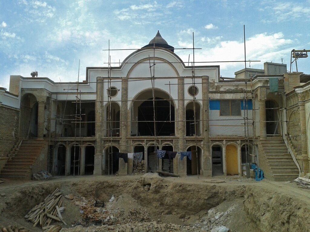 عجایب پنجگانه پایتخت؛ از استخواندان اموات زرتشتیان تا نخستین عمارت گنبدی شهر | مرتفع ترین بادگیر کاشیکاری شده کشور کجاست؟