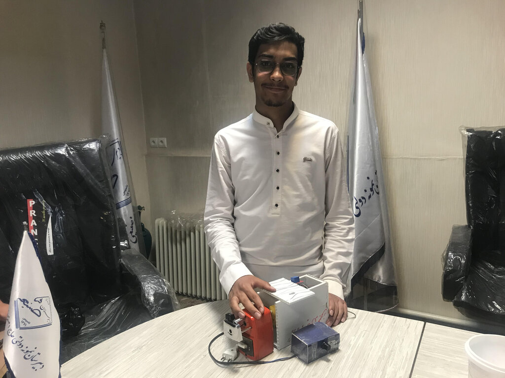 اختراعات ارزان قیمت دانشآموزان مدرسهای در جنوب پایتخت| مدرسه پژوهشگران | قطب پژوهش دانشآموزی اینجاست