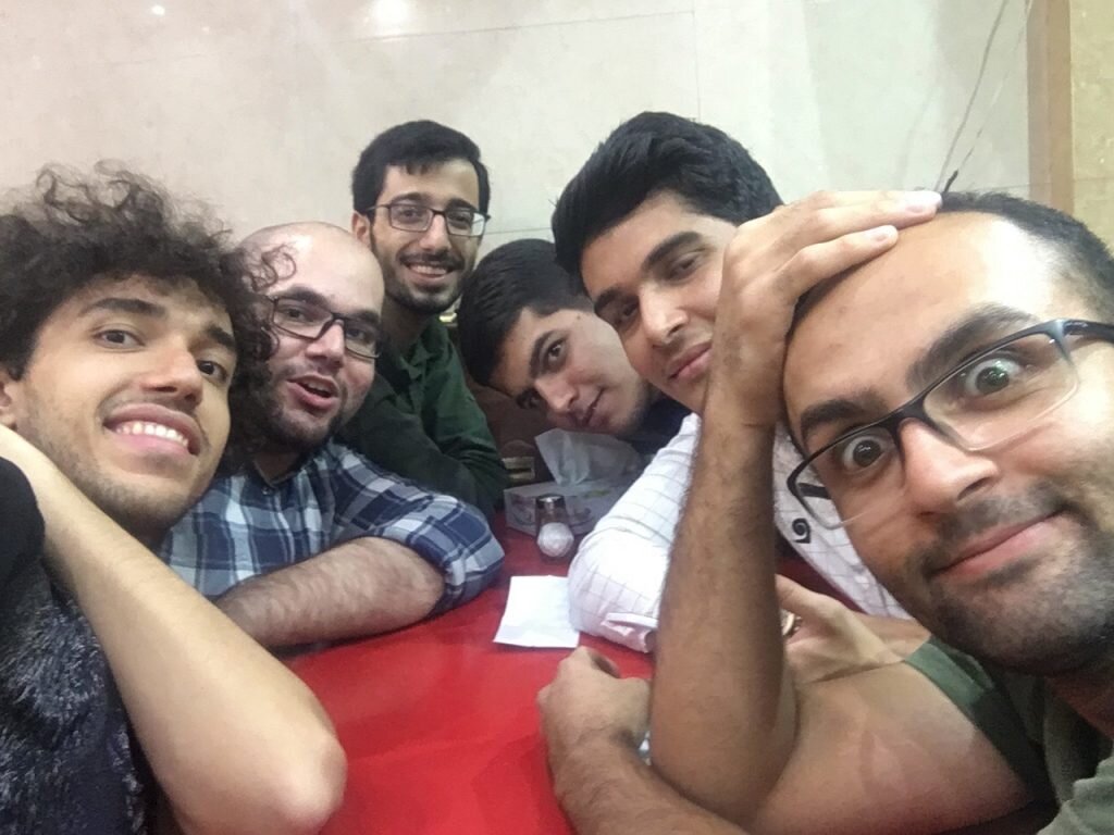 عکس | ریختن خون این دانشجوی دانشگاه شریف حلال است! شهید احسان قدبیگی