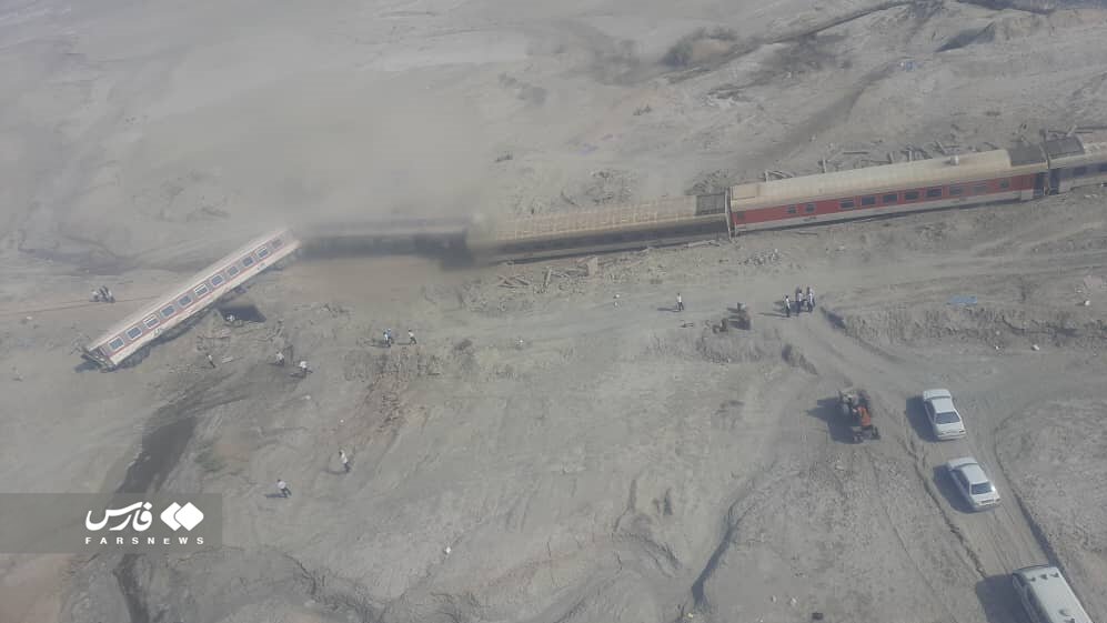 تصاویر و جزئیات خروج مرگبار قطار مشهد - یزد | آخرین آمار کشتهها و مصدومین؛ ۶ نفر بازداشت شدند | یزد عزای عمومی شد