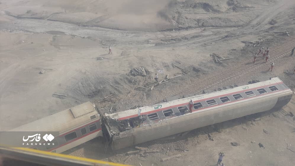 تصاویر و جزئیات خروج مرگبار قطار مشهد - یزد | آخرین آمار کشتهها و مصدومین؛ ۶ نفر بازداشت شدند | یزد عزای عمومی شد