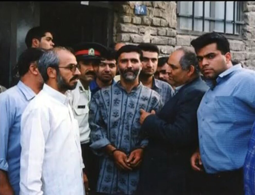 تصاویر لحظه اعدام سعید حنایی و چهره نخستین زن قربانی | ماجرای تلخ همسر حنایی؛ انگیزه قتلها مذهبی بود؟ | واکنش مردم به حنایی سعید حنایی- عنکبوت مقدس - قاتل زنجیره ای زنان