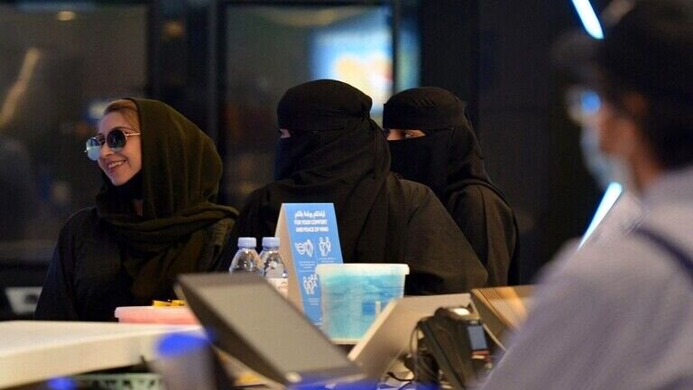 اصلاحات جدید عربستان برای زن‌ها | پوشاندن مو و گردن زنان در عکس کارت ملی لغو شد
