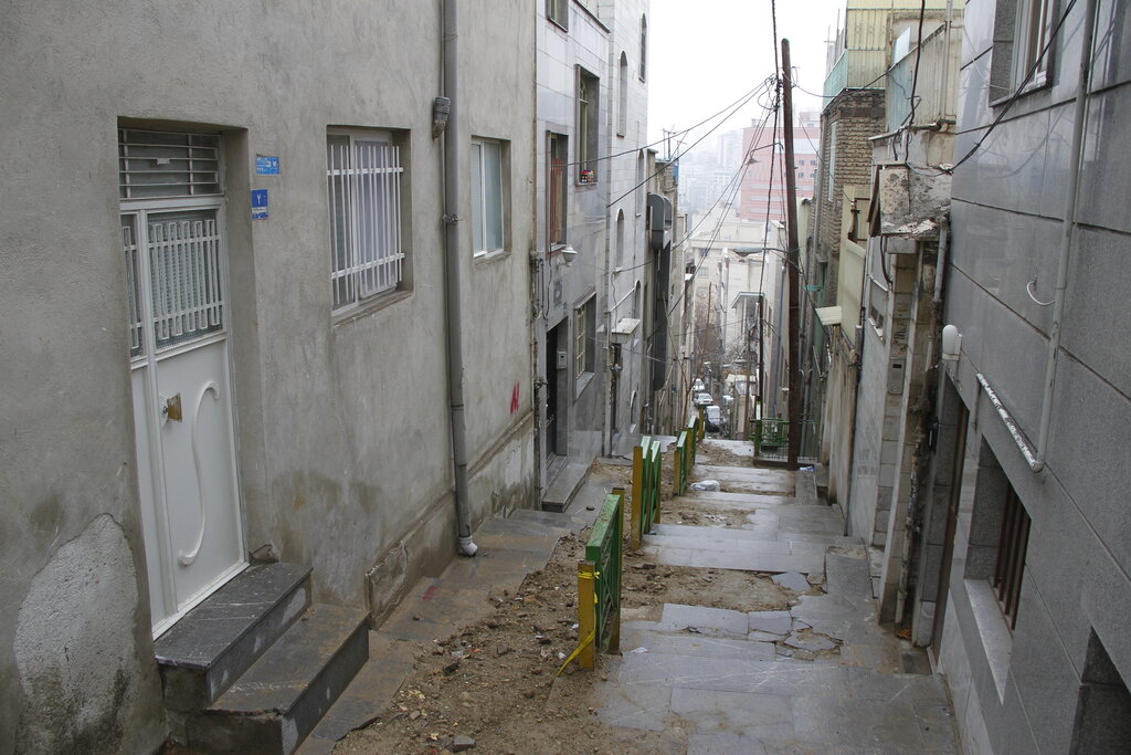 آلونکهای فرسوده در محلههای لاکچری!