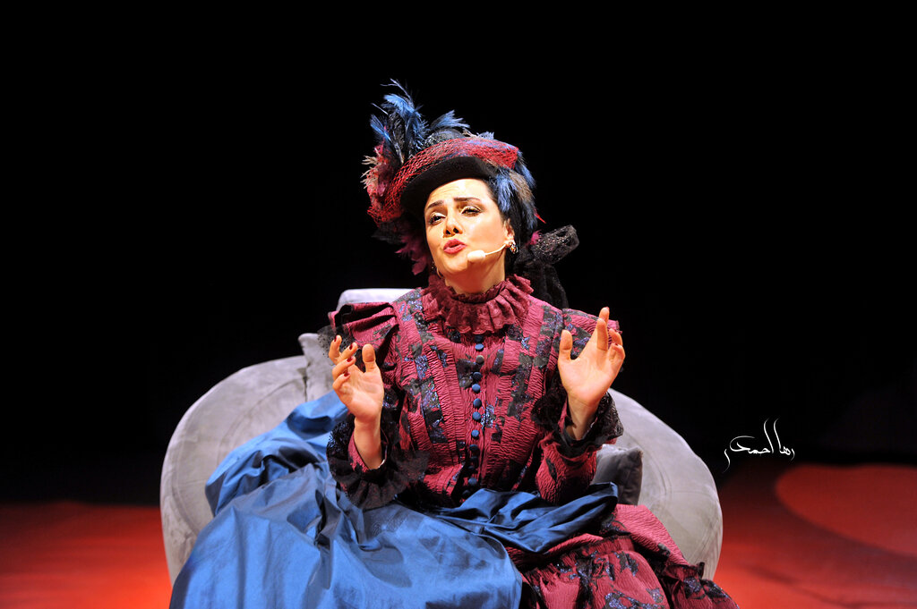 شرمندهام که جذب مخاطب برایم مهم بود | تئاتر یتیمخانهای است که سرپرست ندارد