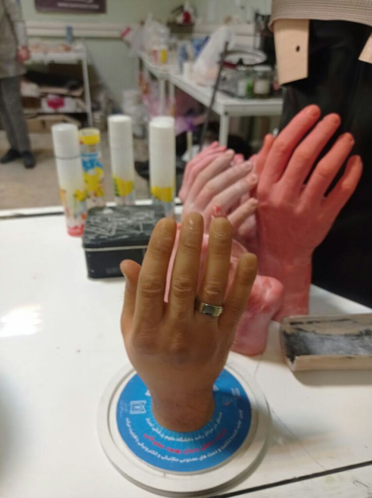 تصاویر | اینجا کارخانه انگشت سازی است | روایتی از ساخت انگشت هوشمند توسط یک نخبه تبریزی