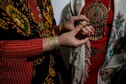 تصاویری از پوشش زیبای زنان و دختران ترکمن در مراسم عروسی
