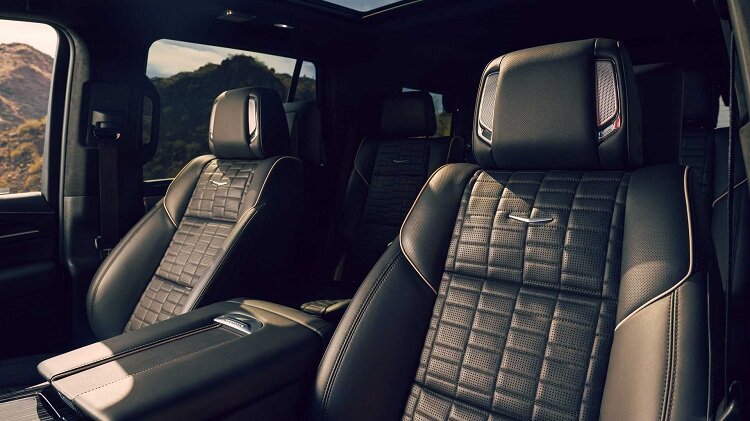 اتاقی لوکس در یک هتل ۵ ستاره | توصیفی جذاب برای کادیلاک اسکالید-V مدل ۲۰۲۳ + تصاویر