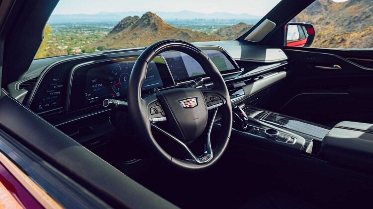 اتاقی لوکس در یک هتل ۵ ستاره | توصیفی جذاب برای کادیلاک اسکالید-V مدل ۲۰۲۳ + تصاویر