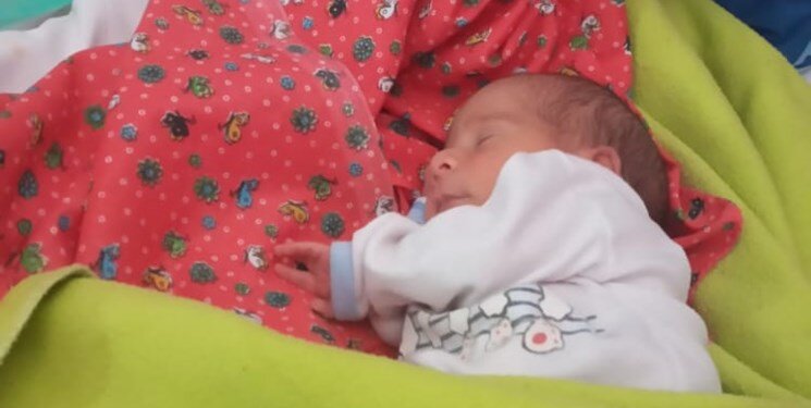 اولین تصاویر از ۳ قلوهای تازه متولد شده لندهای | حس و حال پدر و مادر جوانی که حالا صاحب ۶ فرزند هستند | روایتی شنیدنی از نامگذاری جالب ۳ قلوها!