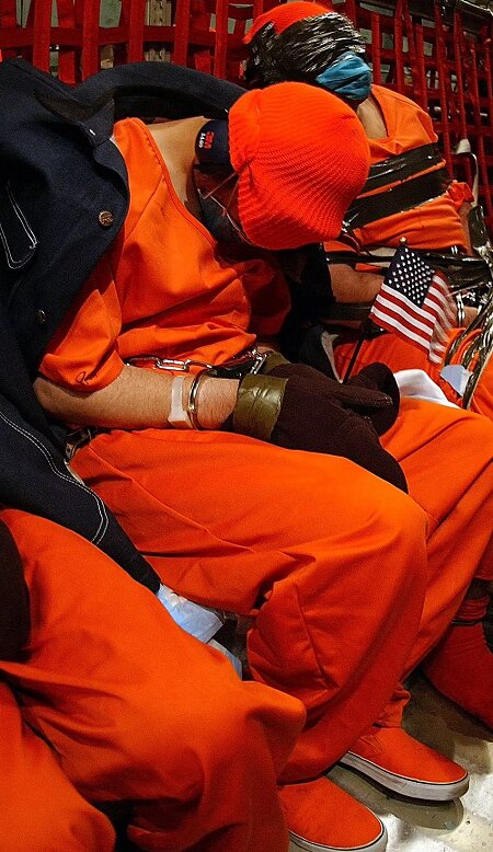 نیویورک تایمز فاش کرد ؛ تصاویر دیده نشده از زندان گوانتانامو