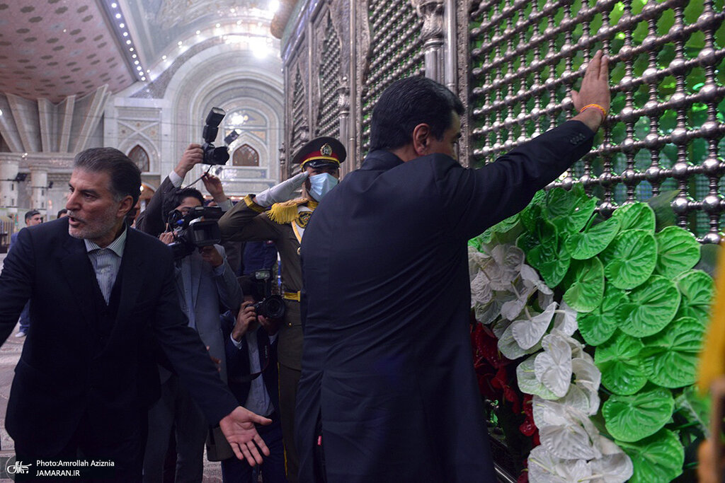 تصاویر حضور مادورو و همسرش در حرم امام خمینی | ادای احترام رئیسجمهور ونزوئلا به مقام شامخ امام راحل