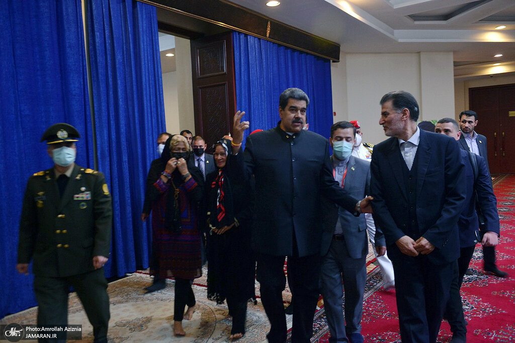 تصاویر حضور مادورو و همسرش در حرم امام خمینی | ادای احترام رئیس‌جمهور ونزوئلا به مقام شامخ امام راحل