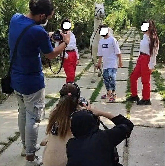 تصاویر | فانتزیهای غیراخلاقی پسر بچه اینستاگرامی و دو دختر | تجارت ابتذال با استثمار کودکان کار لاکچری