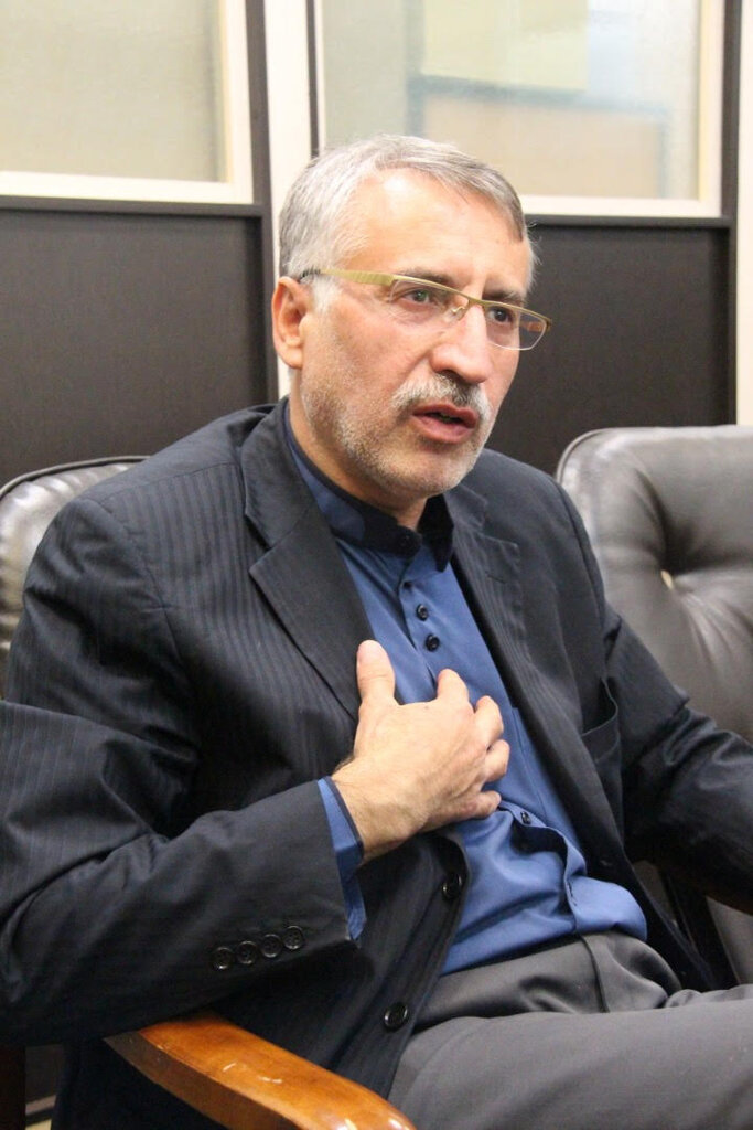 رمزگشایی نویسنده هممحلهای از کودتای ۱۸ تیر