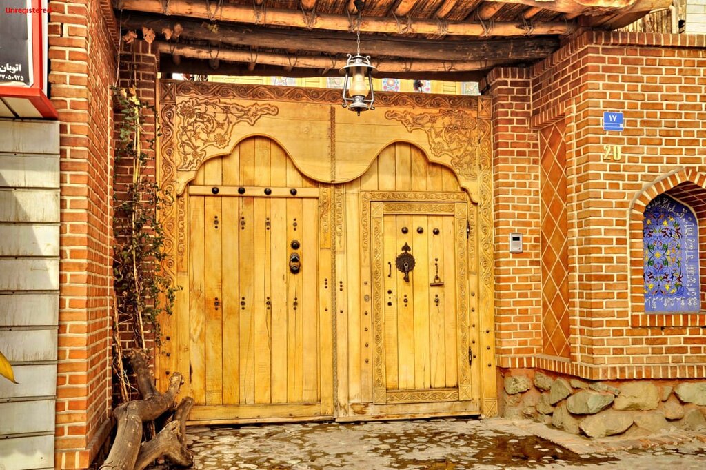 متفاوتترین خانه پایتخت | این بنا موجب حیرت خارجیها شد! خانه چوبی