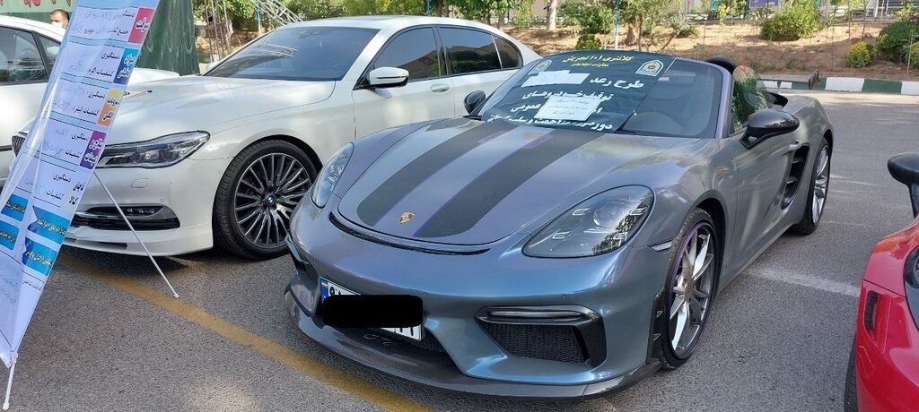 تصاویر | توقیف ۶۶ خودروی لاکچری در یکی از خیابانهای شمالی تهران