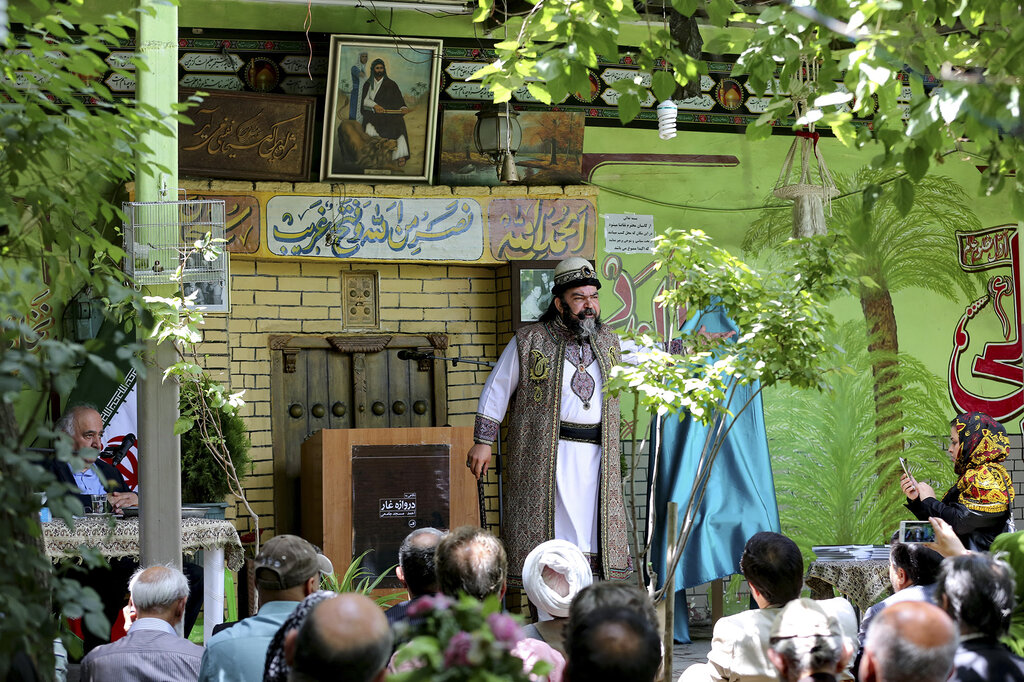 قهوهخانه گندهلاتهای طهران