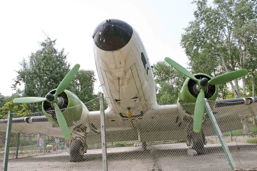 ماجرای غول آهنی خفته در پارک بزرگ جنوب پایتخت| این هواپیما چگونه در فرح آباد به زمین نشست؟