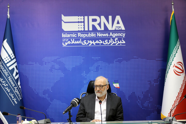 آمریکاییها نفتمان را دست دوم میخرند | دوستی خود با خاتمی و موسوی را تمام کردم | چرا ایران از عراق غرامت نمیگیرد؟ | نمره لاریجانی به دولت رئیسی؟