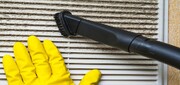 ۴ ترفند جالب برای تمیز کردن توری های پنجره