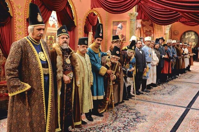 یک منفی بزرگ در کارنامه مهران مدیری | مردم پول می دهند و سریالها نصفه و نیمه رها میشوند | ناکامی مهناز افشار و محمدرضا گلزار در شبکه نمایش خانگی