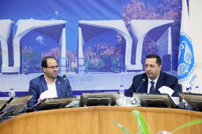 رئیس دانشگاه ایروان در دانشگاه تهران