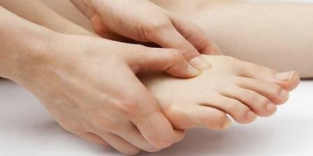 برای اصلاح انگشتان خم شده پا چه کار کنیم؟ درد پا