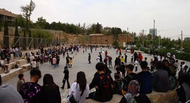 تجمع اسکیت بازان در شیراز