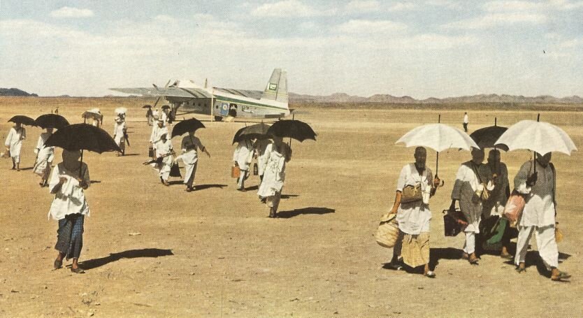 حاجیان متمول با هواپیما وارد عربستان می‌شدند.