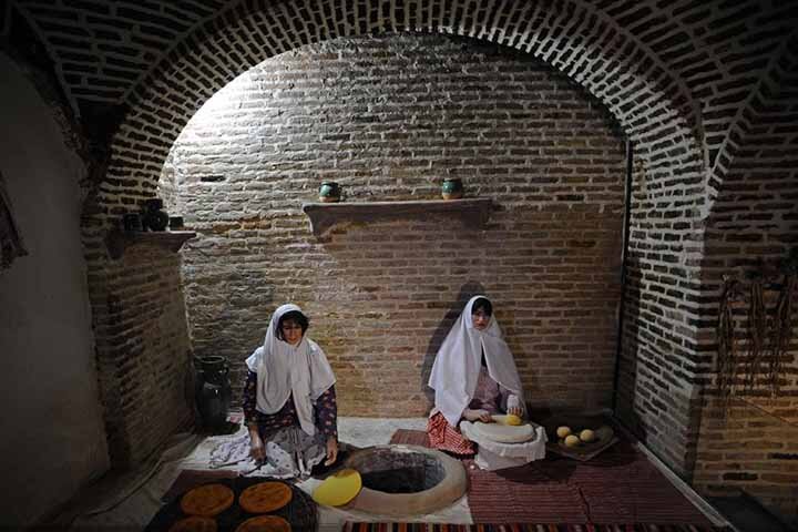 خاطرهبازی با طهران قدیم در چاله میدان | چگونه از عمارت ۱۰۰ ساله قجری تهران دیدن کنیم؟