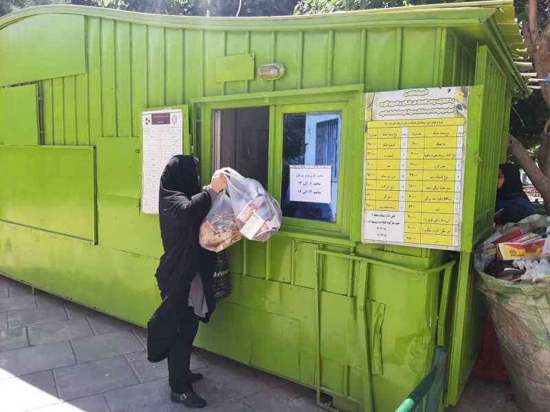 چرا در این منطقه زباله کم است؟ | هر شهروند تهرانی روزانه چقدر زباله تولید میکند؟ | محلههایی که عنوان کمترین تولیدپسماند خشک و تر در روز را دارند