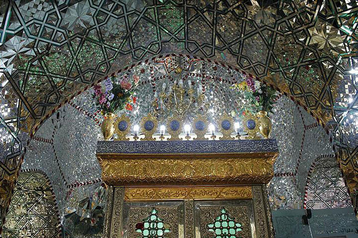 بوسه بر ضریح معروفترین برادران پونک