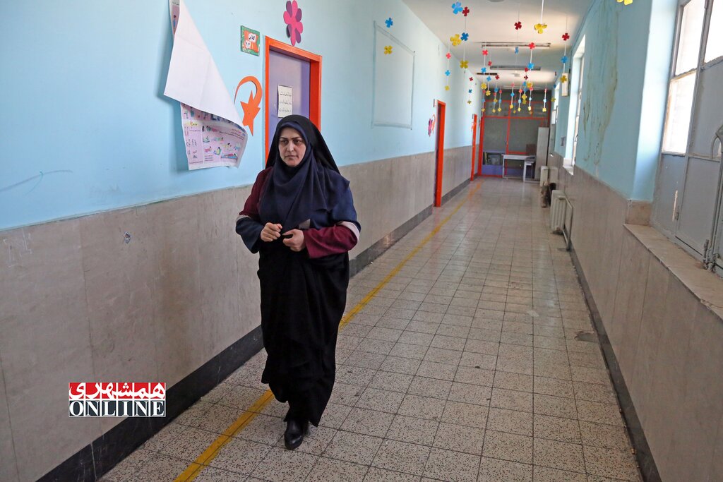 تصویر متفاوت‌ترین مدرسه تهران | دانش‌آموزان این مدرسه با چرخ‌دستی مدرسه می‌روند 