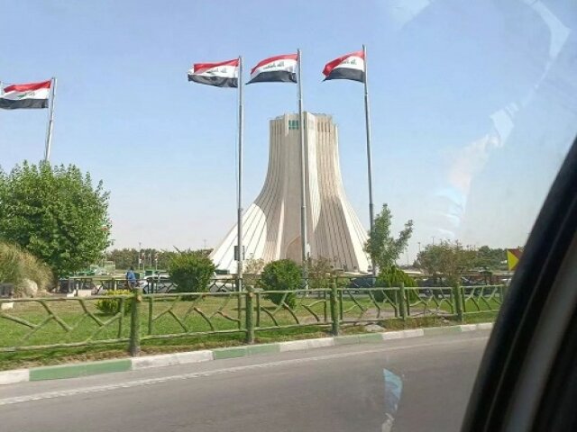 پرچم عراق در تهران