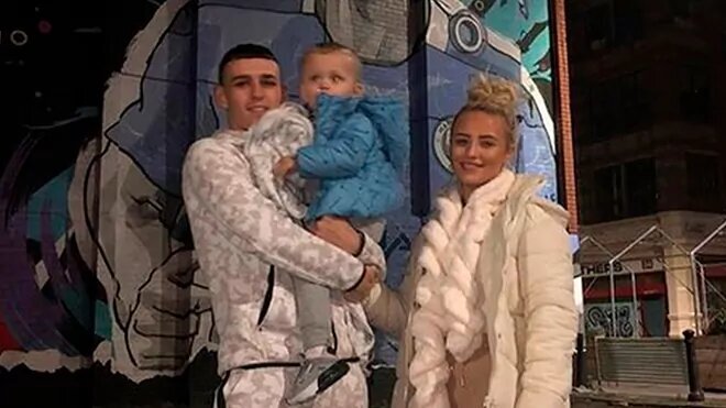 عکس | خیانت ستاره آبیها به همسرش لو رفت! | رسوایی فوتبالیست سرشناس هنگام شنا کردن!