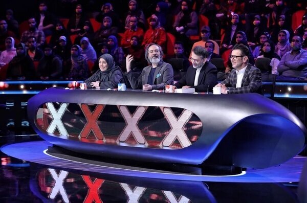 در پشت صحنه «عصر جدید» چه خبر است؟ | از کلکلهای علیخانی با شرکتکنندگان تا پیکنیک خانوادگی در استادیوم