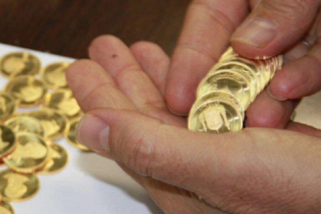 جدیدترین قیمت انواع سکه | جدول قیمت طلا و سکه امروز ۱۲ آبان ۱۴۰۱ را ببینید
