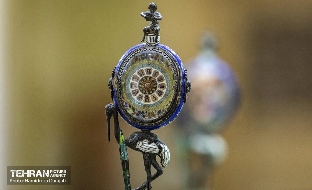 ساعت جیبی میرزا محسن خان از رجال معروف دوره ناصرالدین شاه - متعلق به قرن 19 ميلادي