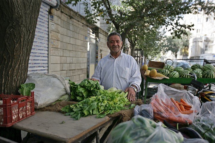 فوتوفنهای حاج غفار شکستهبند | نیش مار را بگیری، درد مریض را تشخیص میدهی