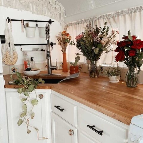 شروع یک زندگی در خانه اتوبوسی !!؟؟؟!! شروع یک زندگی در خانه اتوبوسی !!؟؟؟!!