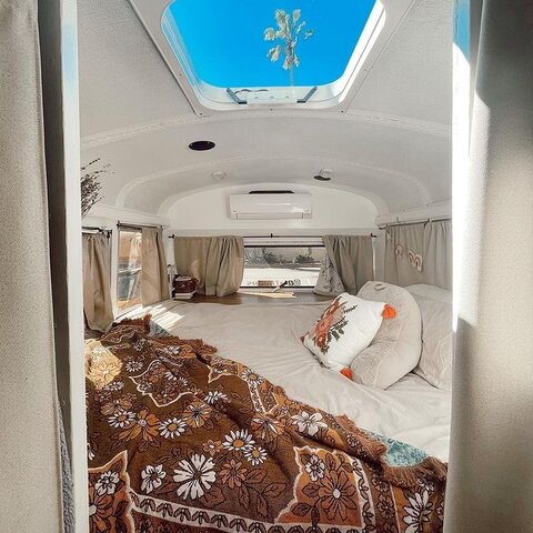 شروع یک زندگی در خانه اتوبوسی !!؟؟؟!! شروع یک زندگی در خانه اتوبوسی !!؟؟؟!!